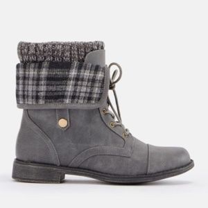 plaid panel flat boot